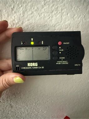 CA-30 Chromatic Tuner - Black